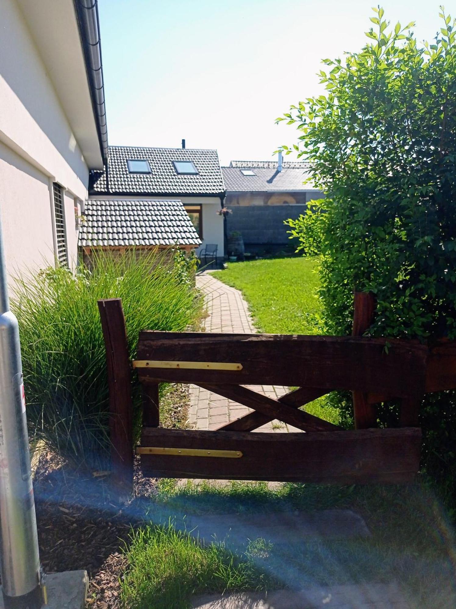 Penzion Mikulecký Kutloch Mikulčice Exterior foto